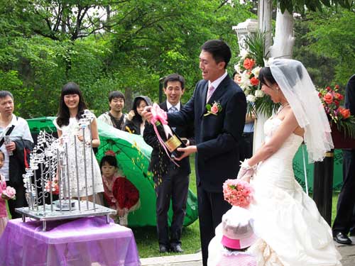 Weddings And Funerals Require 10 Day Notice China S Newest